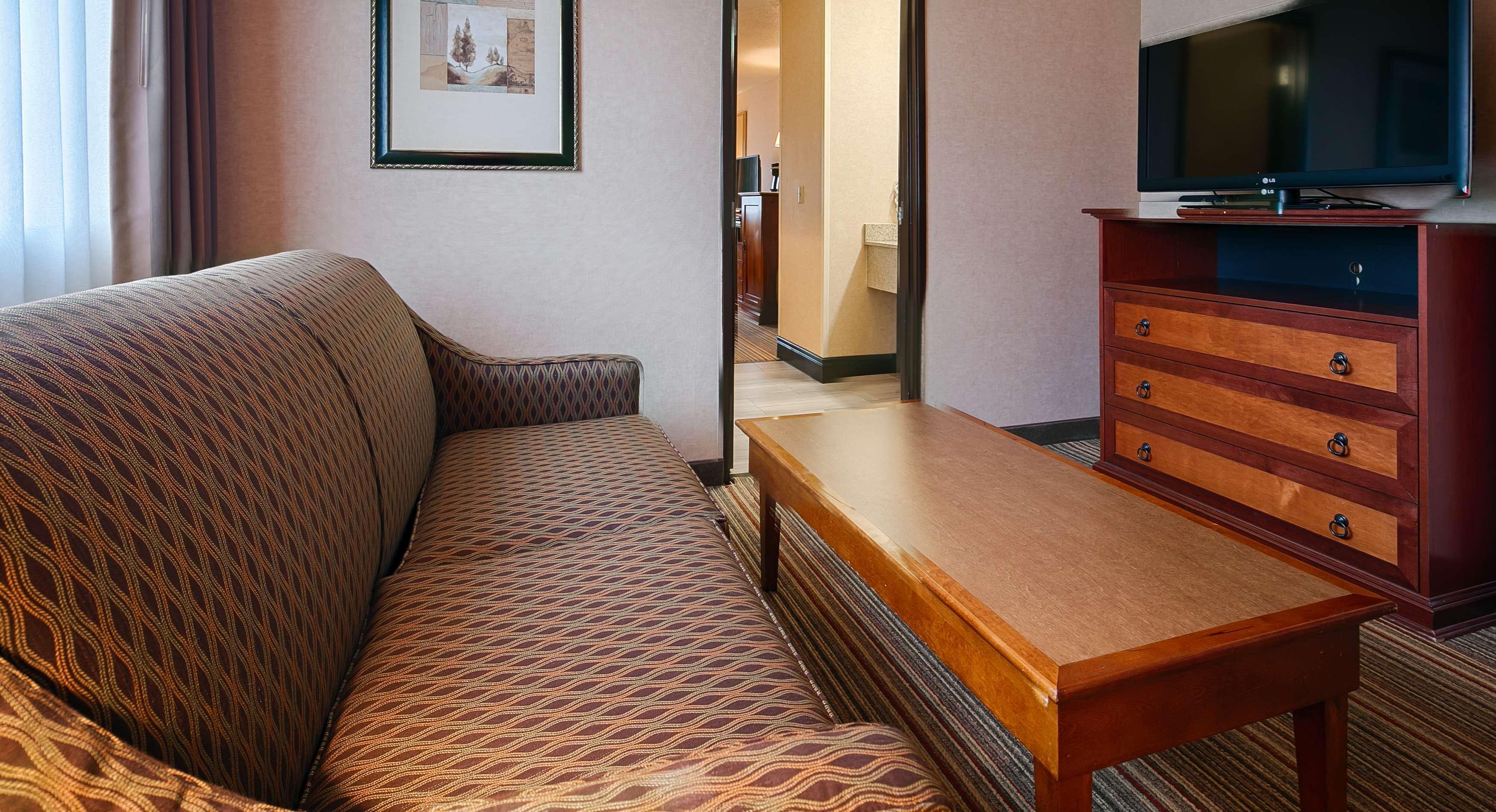 Best Western Plus Rama Inn & Suites ラグランド エクステリア 写真