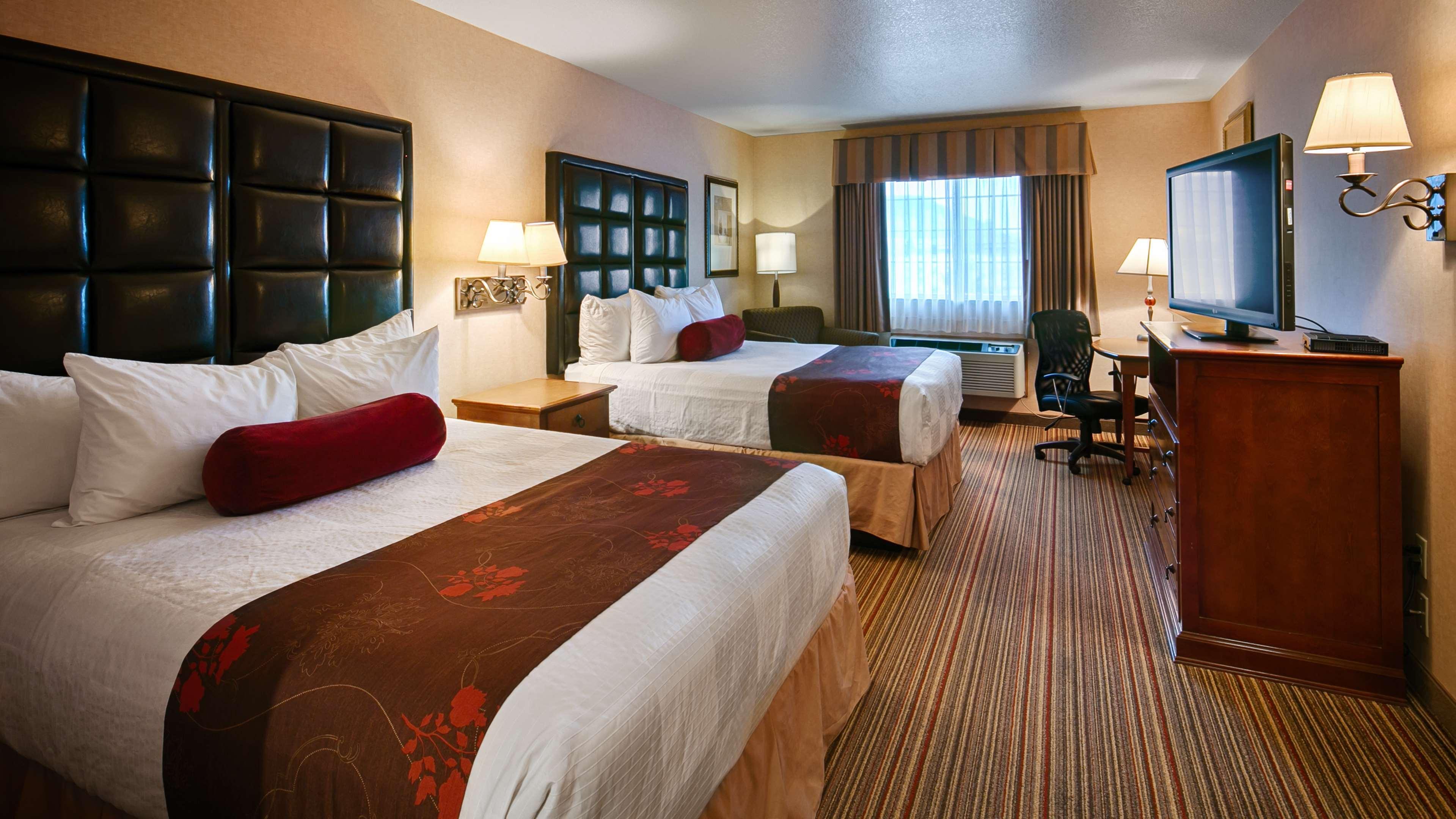 Best Western Plus Rama Inn & Suites ラグランド エクステリア 写真