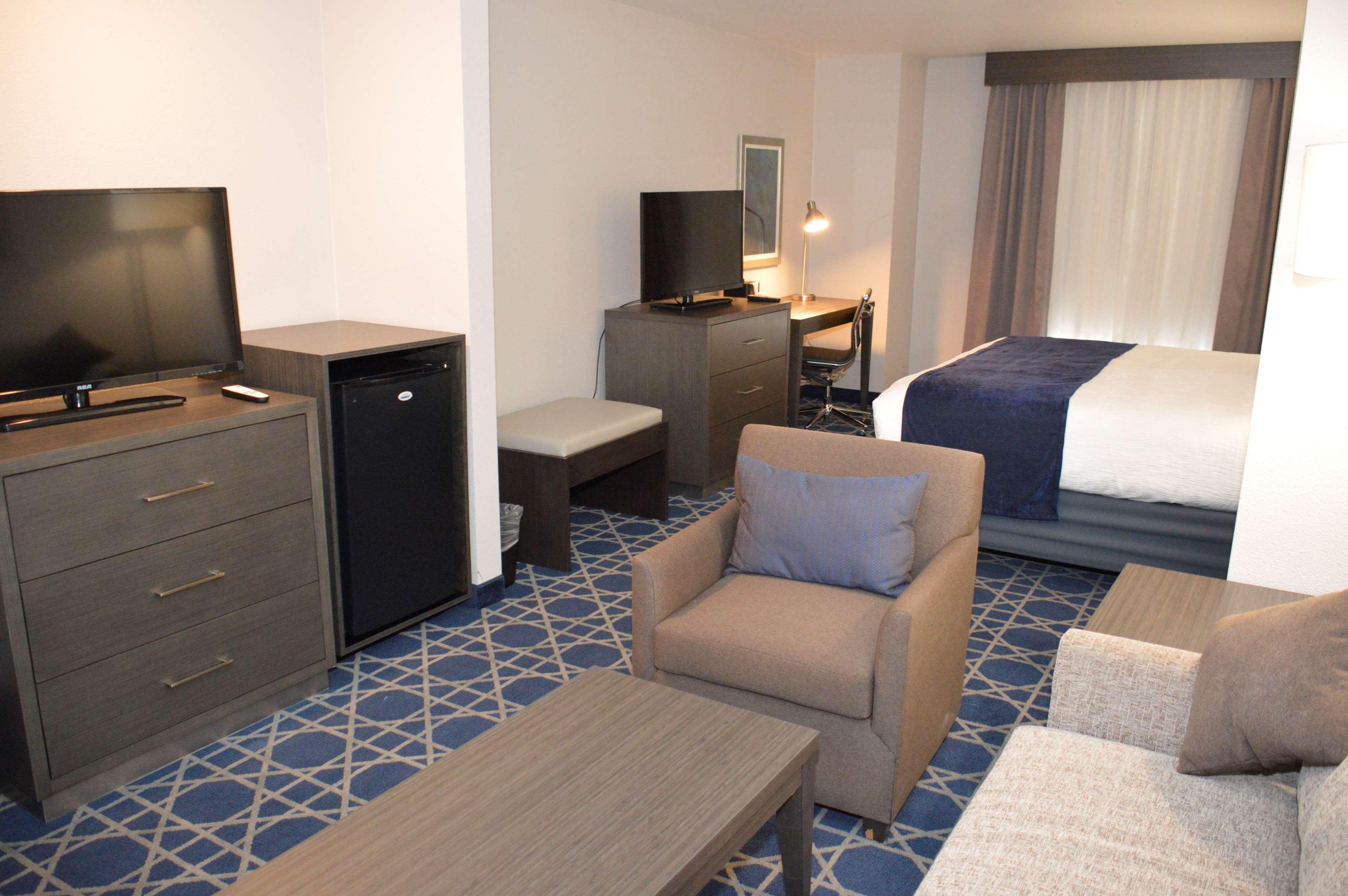 Best Western Plus Rama Inn & Suites ラグランド エクステリア 写真