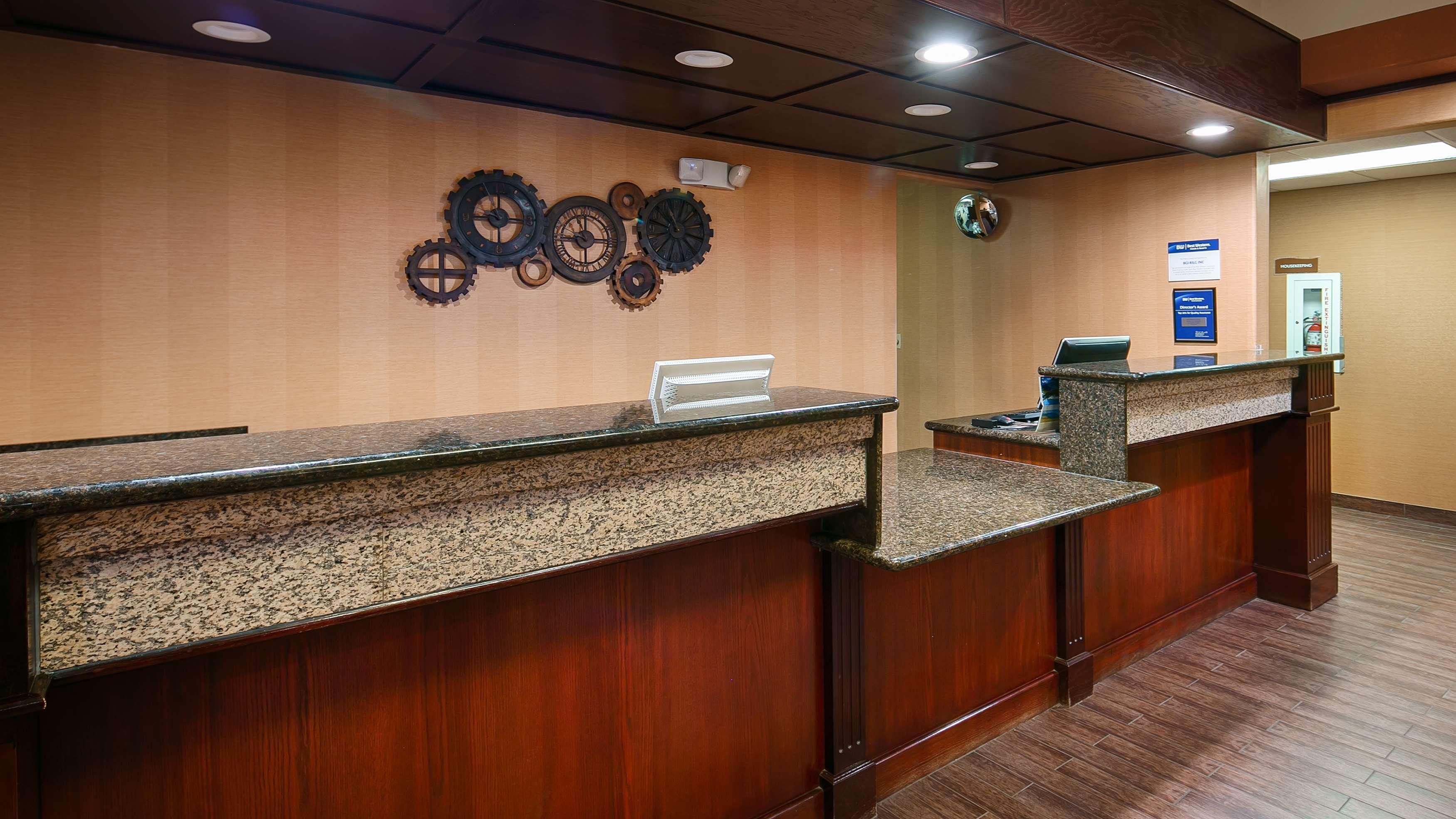 Best Western Plus Rama Inn & Suites ラグランド エクステリア 写真