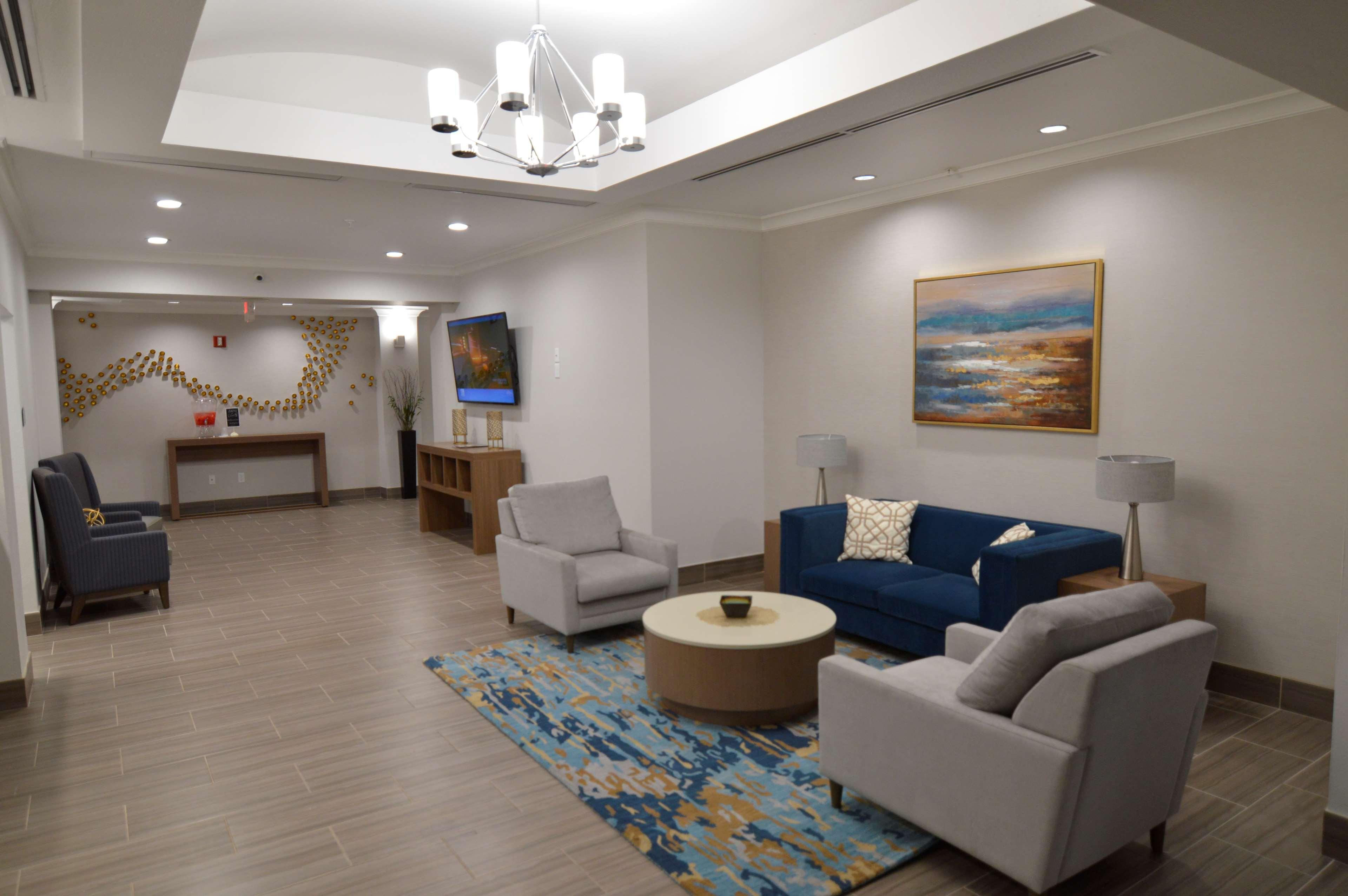 Best Western Plus Rama Inn & Suites ラグランド エクステリア 写真