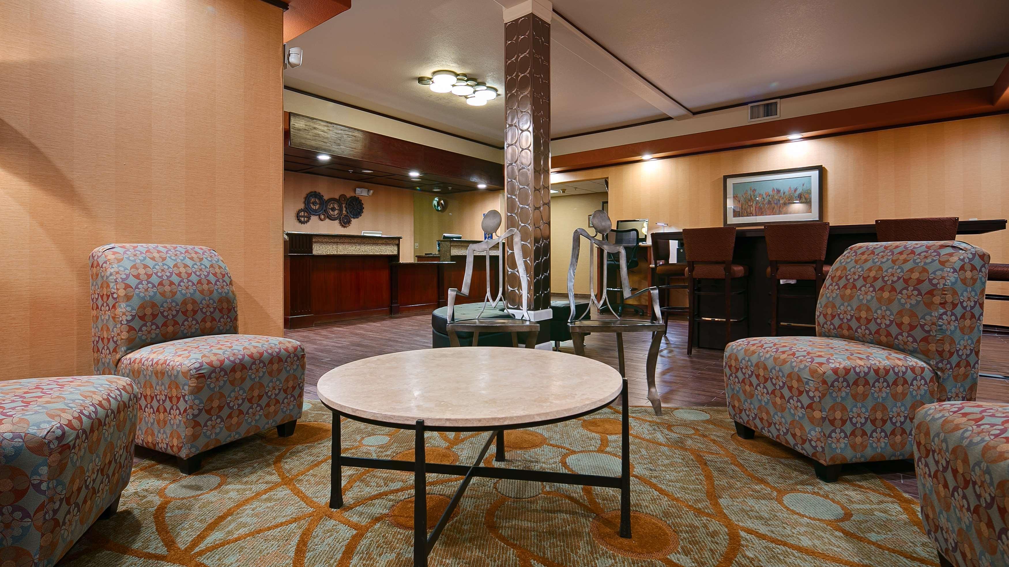 Best Western Plus Rama Inn & Suites ラグランド エクステリア 写真