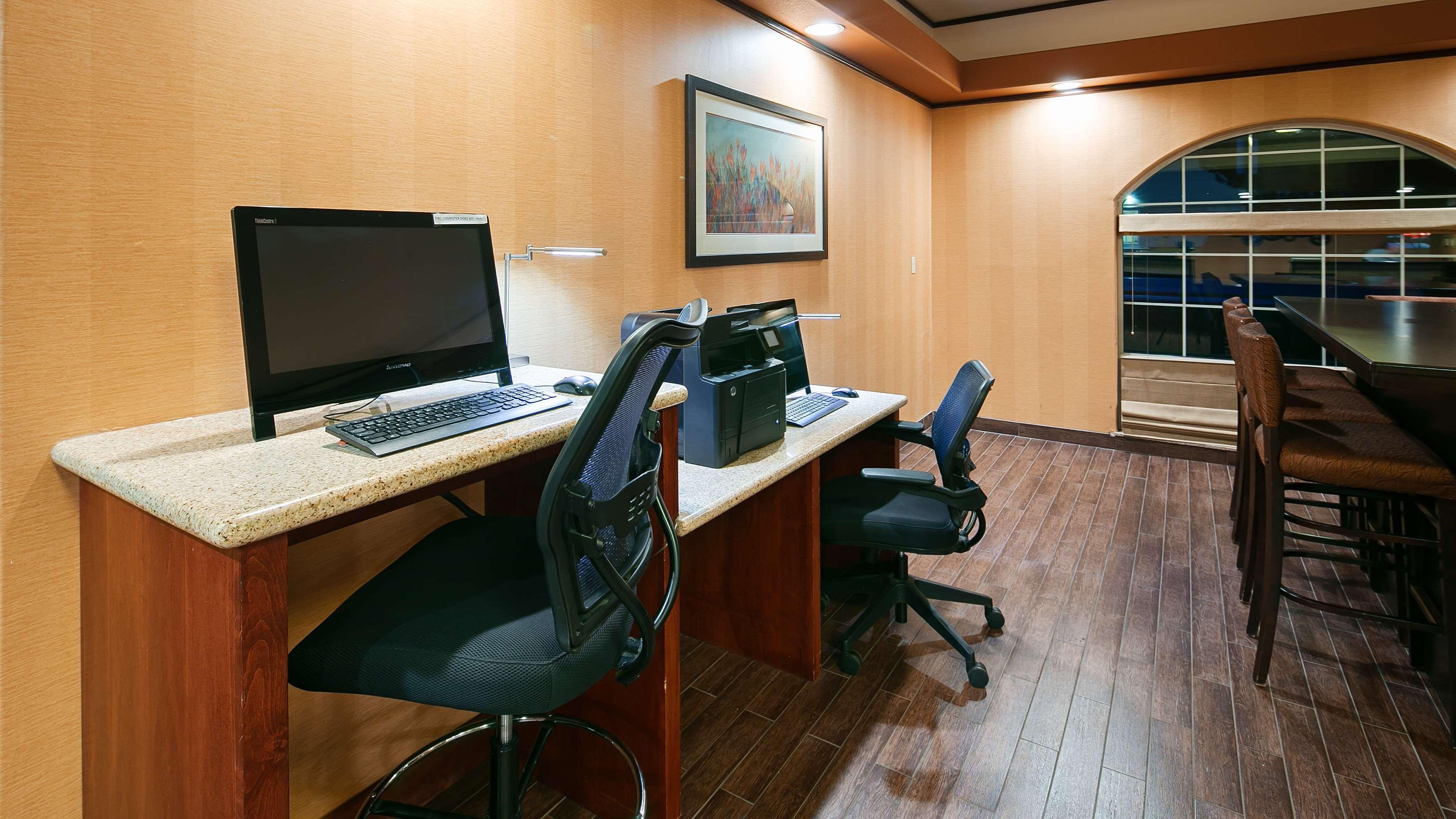 Best Western Plus Rama Inn & Suites ラグランド エクステリア 写真
