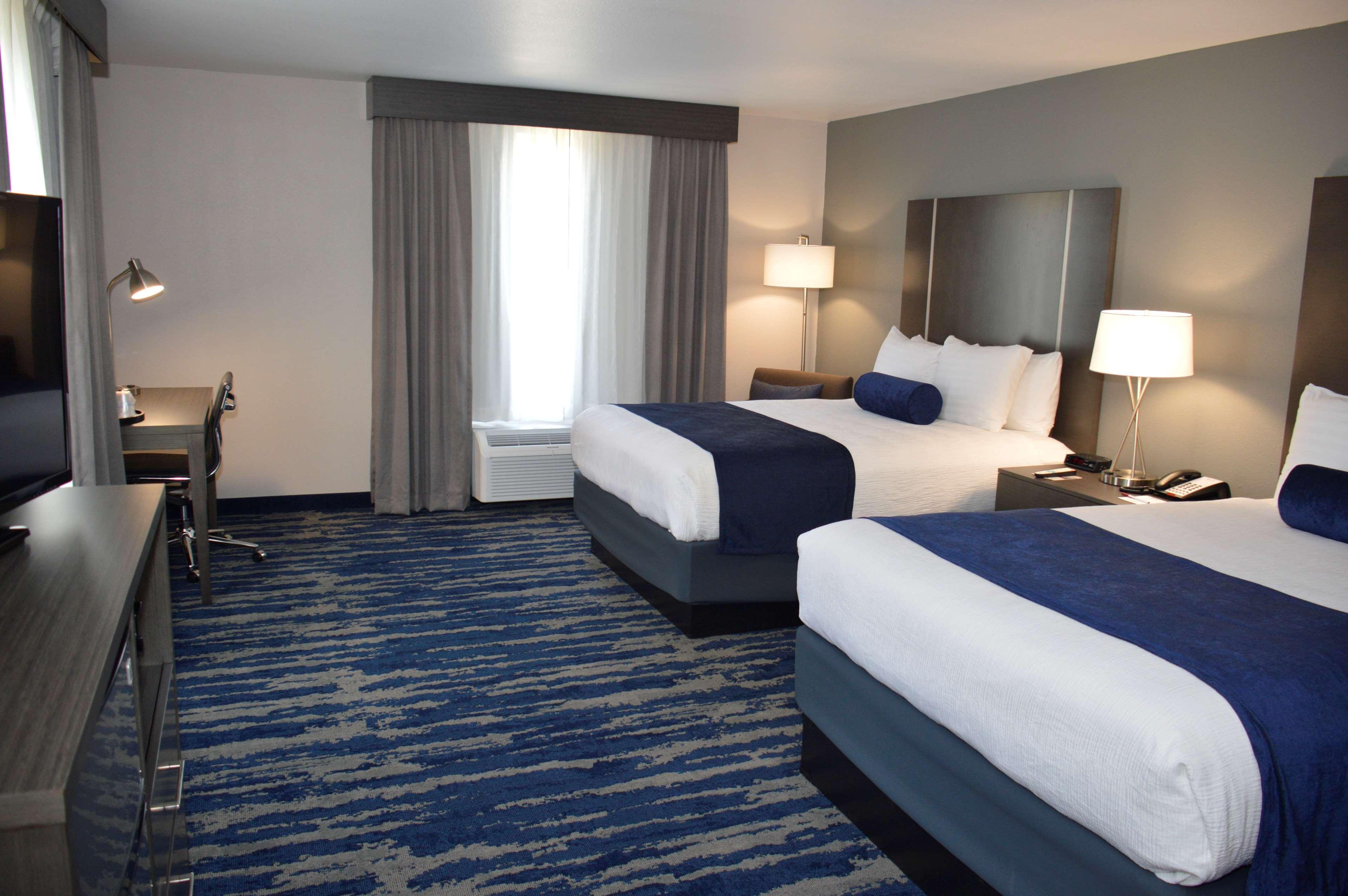 Best Western Plus Rama Inn & Suites ラグランド エクステリア 写真