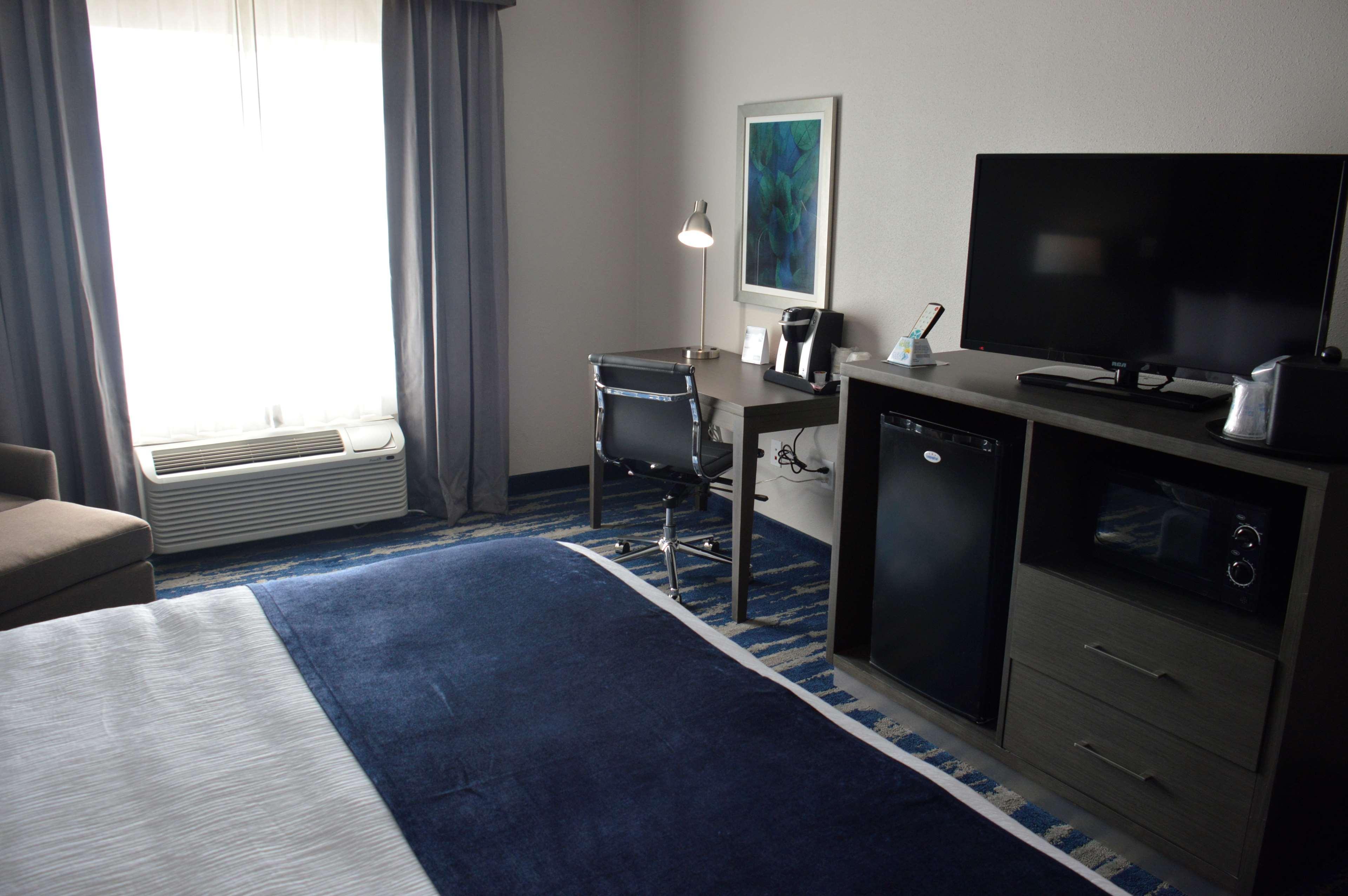 Best Western Plus Rama Inn & Suites ラグランド エクステリア 写真