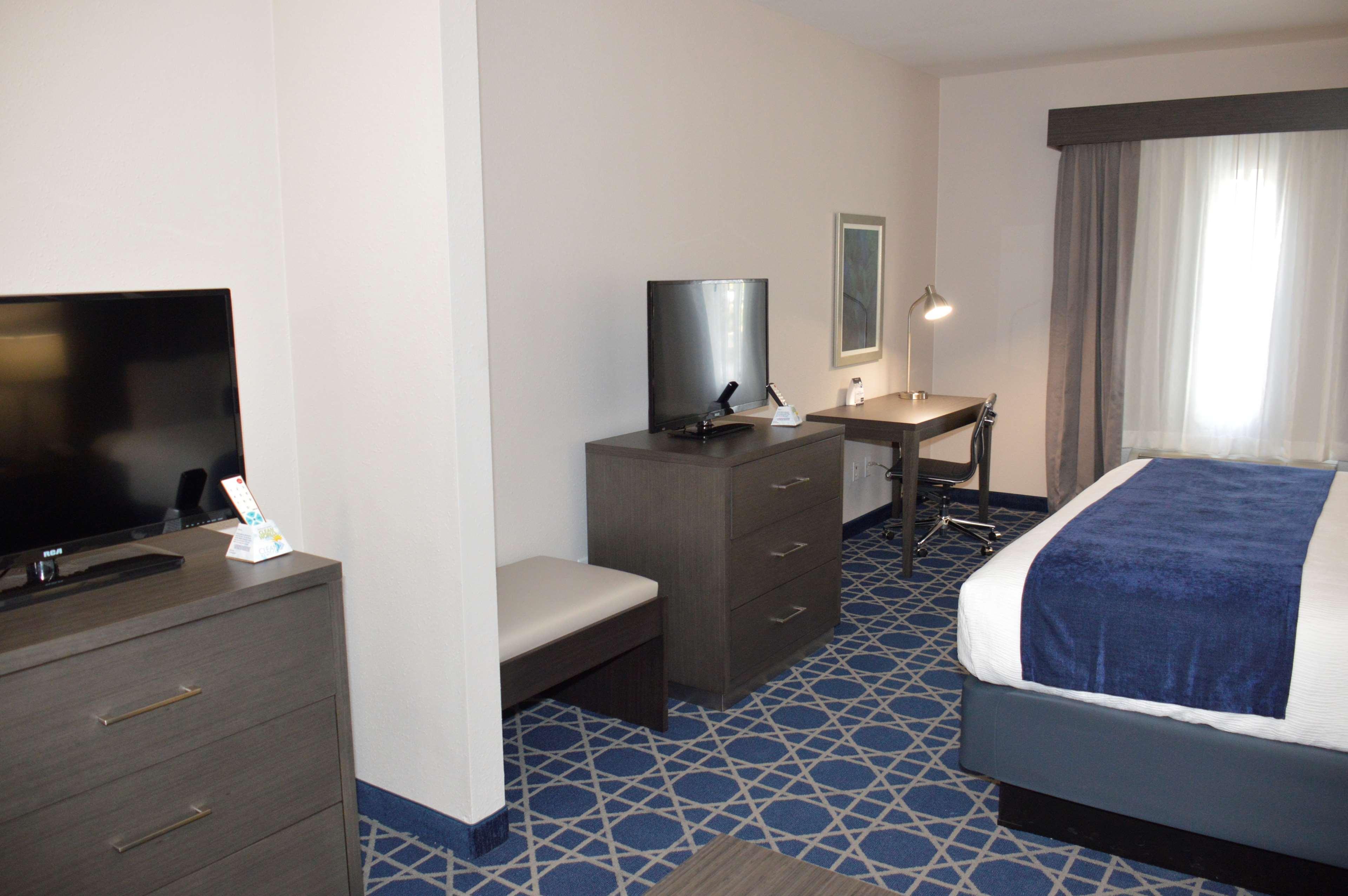 Best Western Plus Rama Inn & Suites ラグランド エクステリア 写真