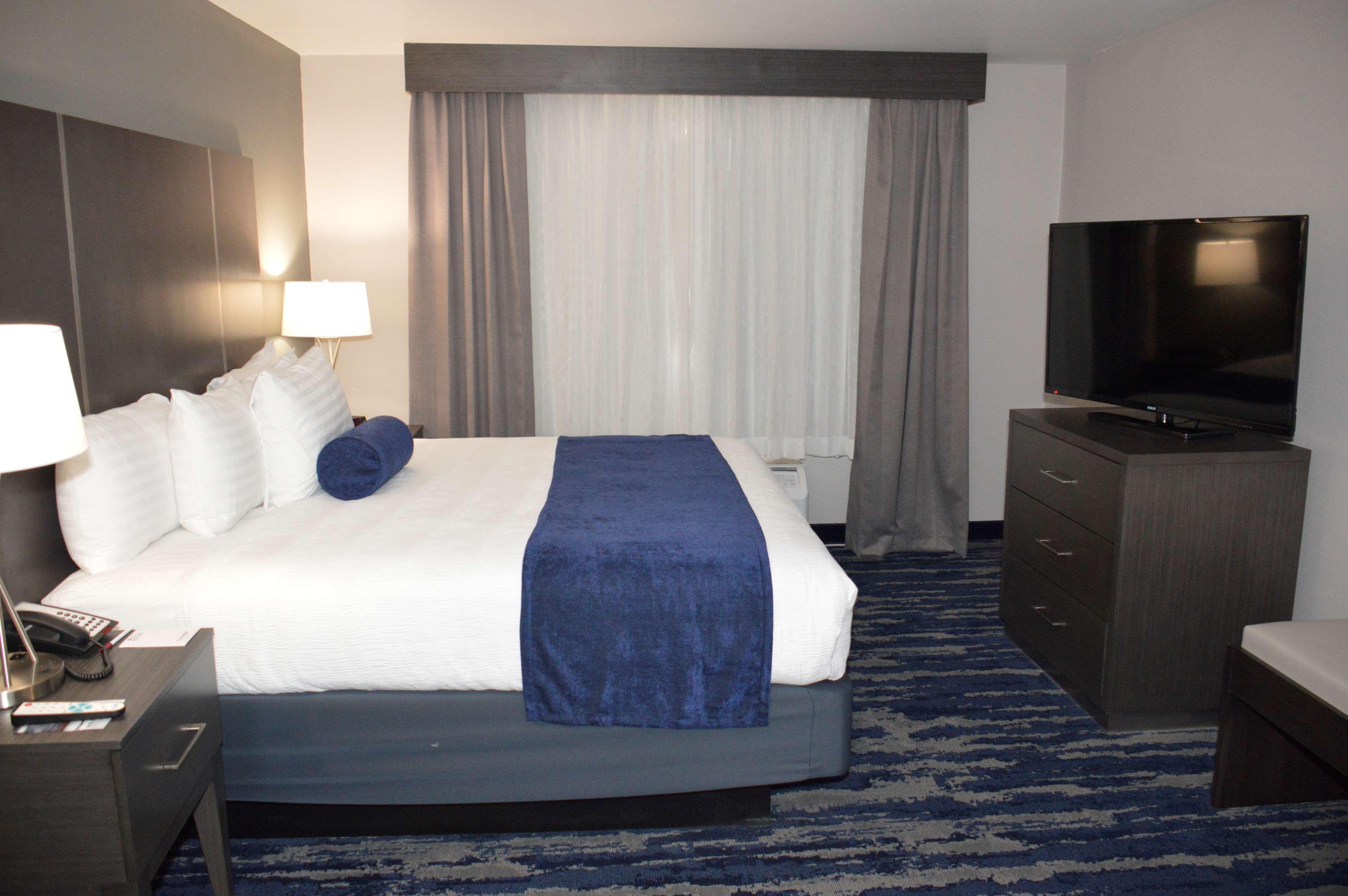 Best Western Plus Rama Inn & Suites ラグランド エクステリア 写真