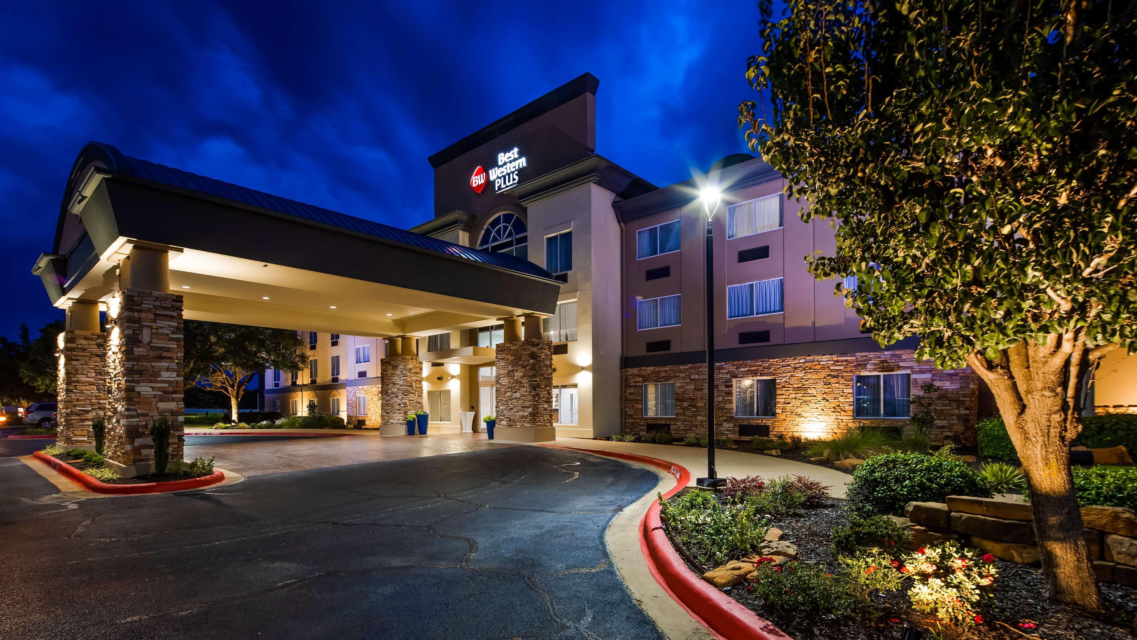 Best Western Plus Rama Inn & Suites ラグランド エクステリア 写真