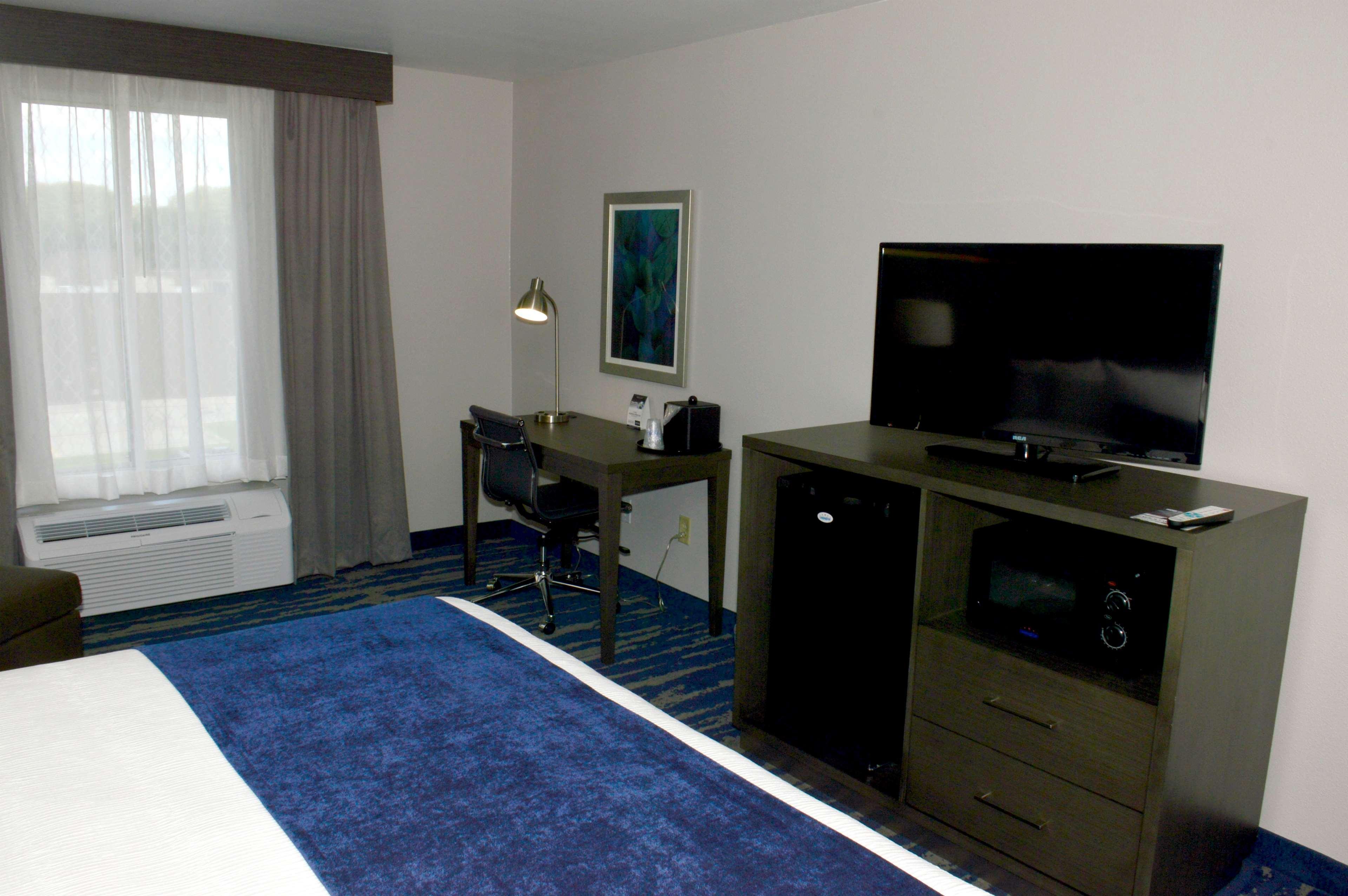 Best Western Plus Rama Inn & Suites ラグランド エクステリア 写真