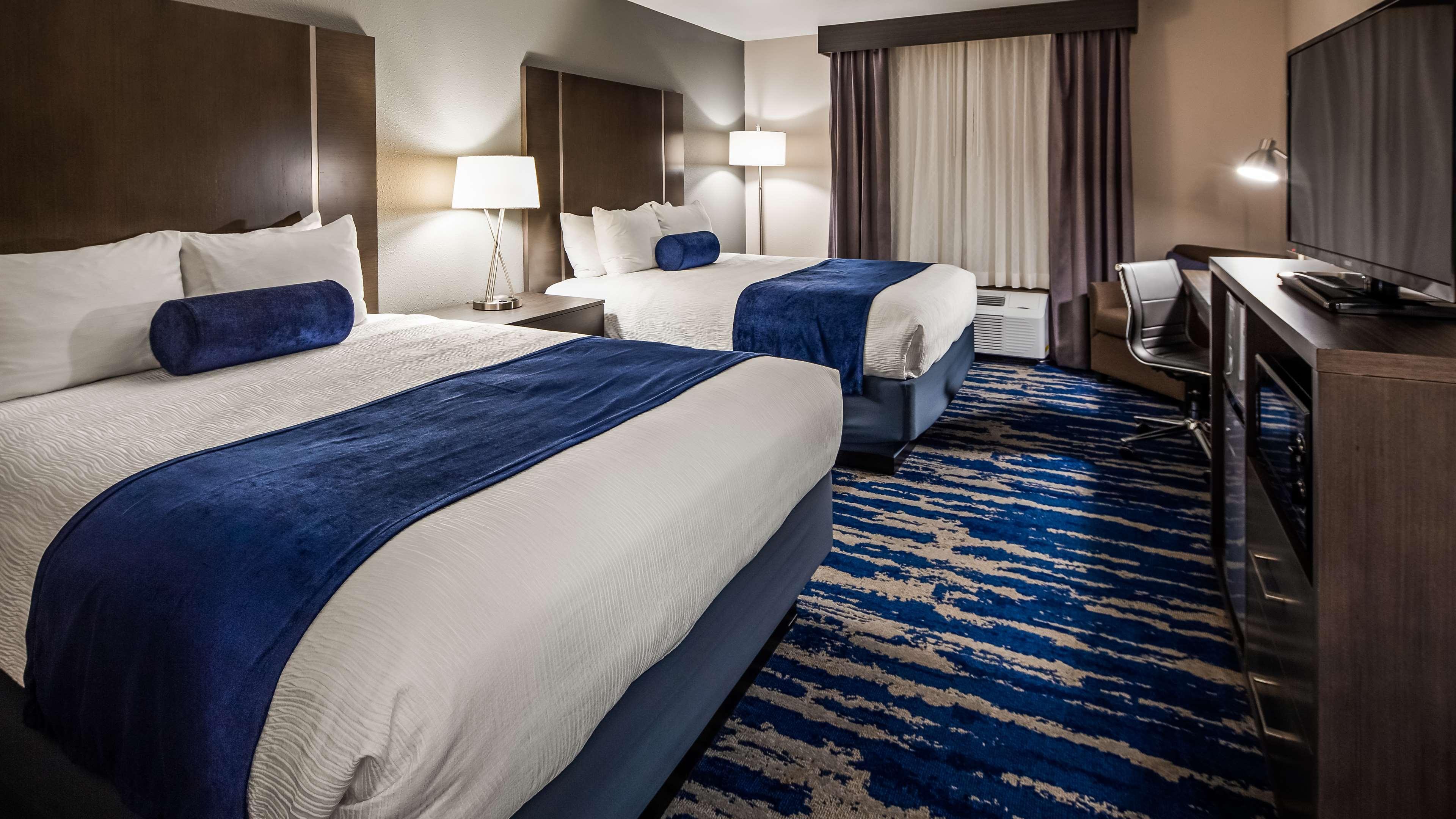Best Western Plus Rama Inn & Suites ラグランド エクステリア 写真
