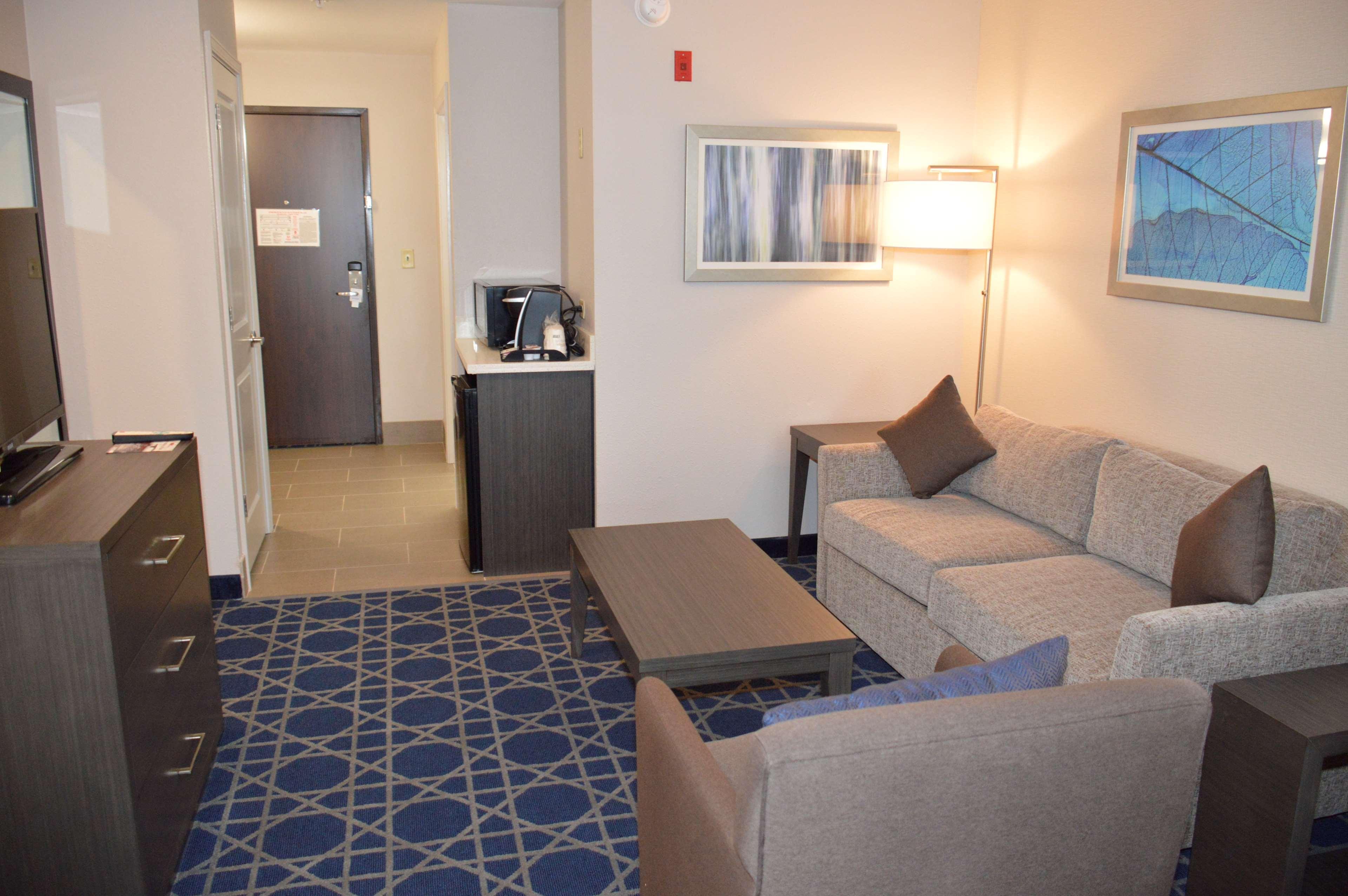 Best Western Plus Rama Inn & Suites ラグランド エクステリア 写真