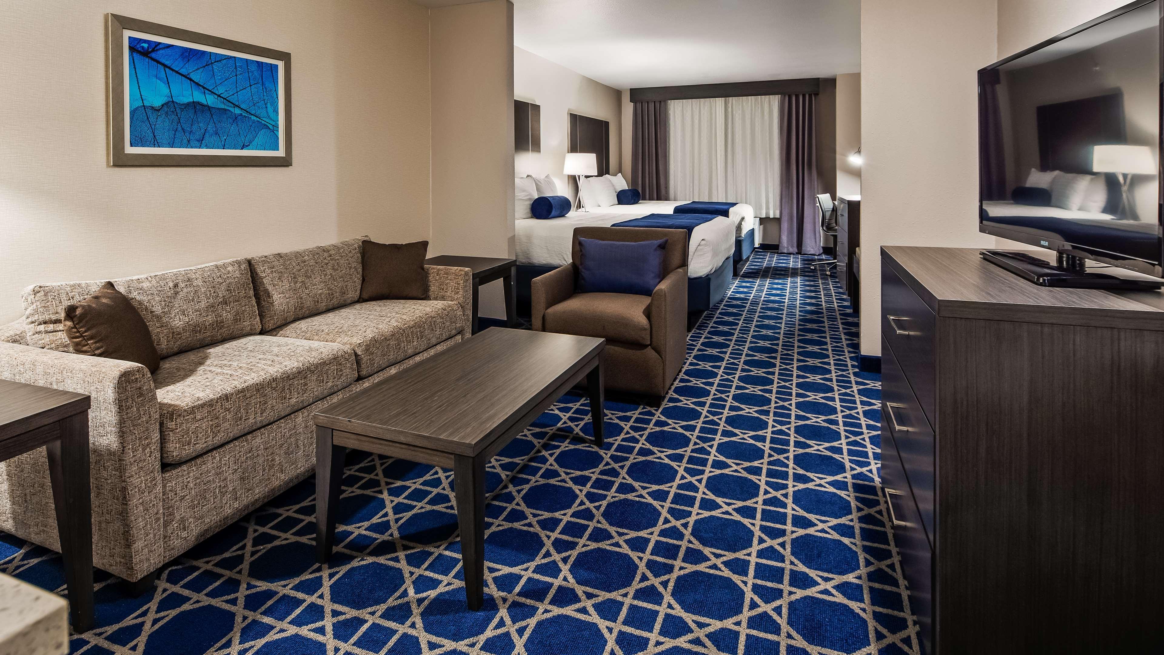 Best Western Plus Rama Inn & Suites ラグランド エクステリア 写真