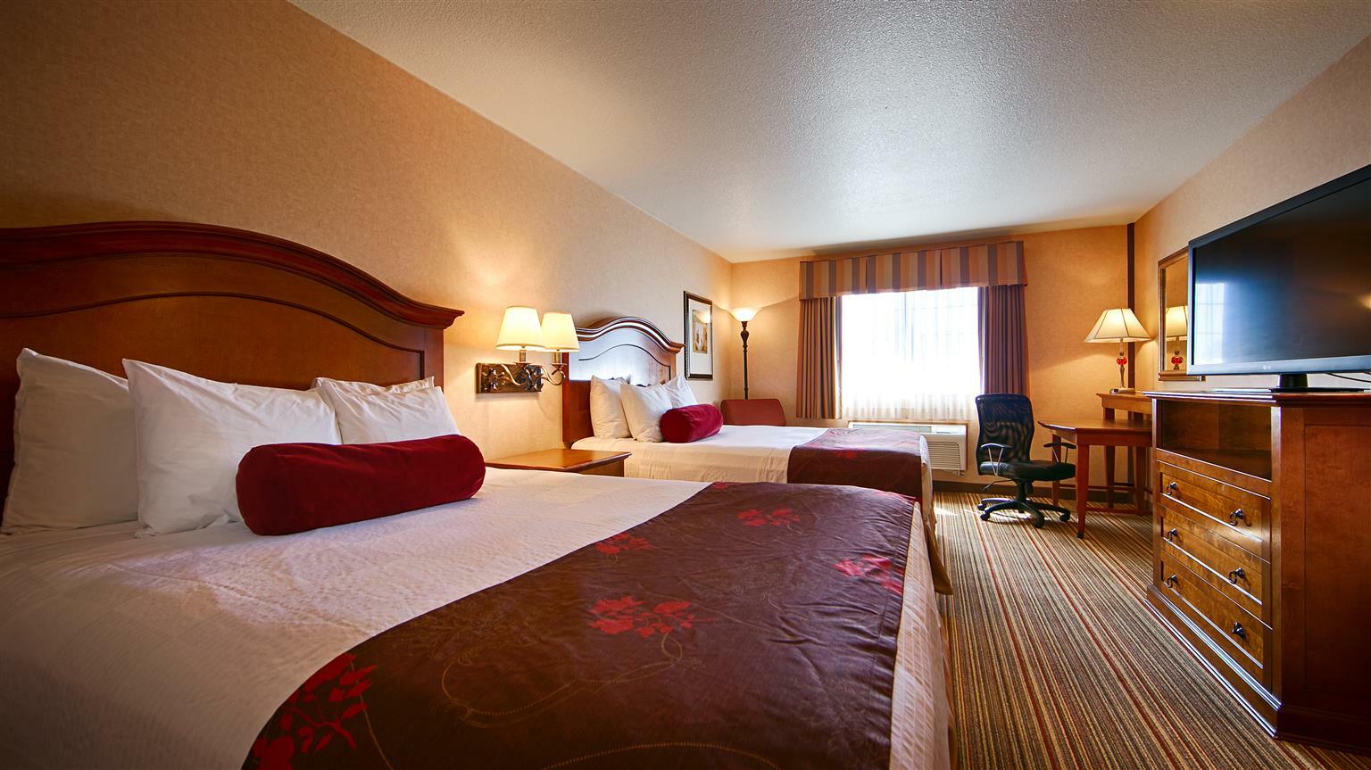 Best Western Plus Rama Inn & Suites ラグランド エクステリア 写真